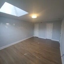 109 Aspen Dr W in Woodbury, NY - Building Photo - Building Photo
