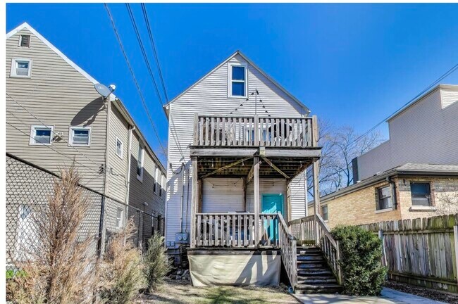 1630 N Talman Ave, Unit 1 in Chicago, IL - Building Photo - Building Photo