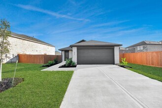 1031 Garnet Rain Dr in Beasley, TX - Foto de edificio - Building Photo