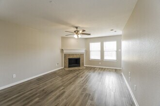 4703 Montclair Hill Ln in Fresno, TX - Building Photo - Building Photo