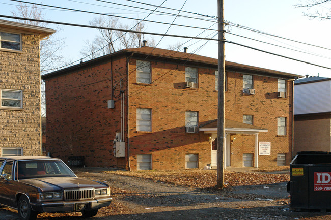 3411 Shanks Ln in Louisville, KY - Building Photo - Building Photo