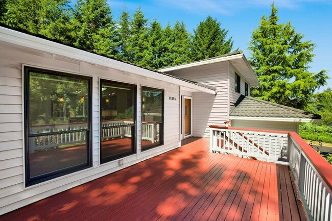 18204 NE 127th St in Redmond, WA - Building Photo - Building Photo