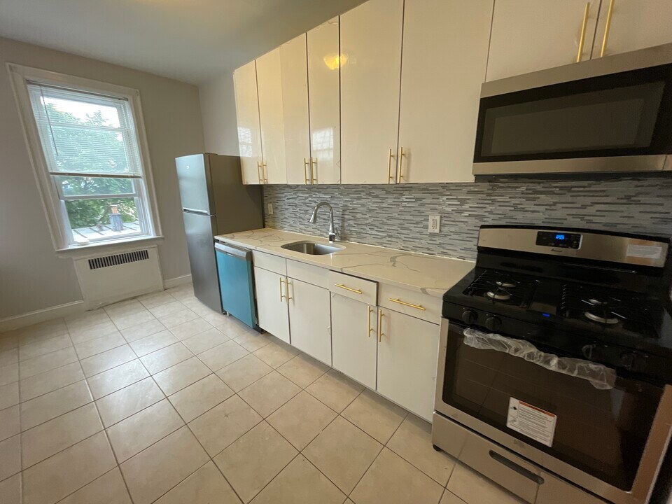 96 Highland Ave in Jersey City, NJ - Building Photo