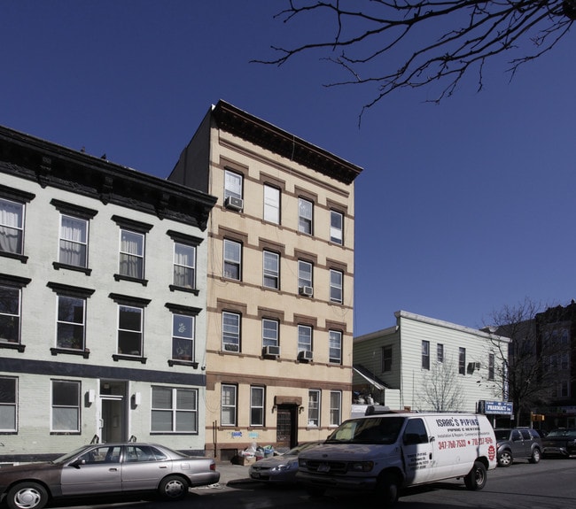 161 Maujer Street Apartments in Brooklyn, NY - Building Photo - Building Photo
