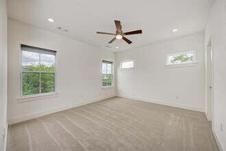 1000 Taulbee Ln in Austin, TX - Building Photo - Building Photo
