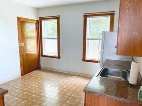 14 Huntoon St, Unit 3 in Boston, MA - Building Photo - Building Photo