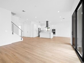 1446 SW 23rd St in Fort Lauderdale, FL - Building Photo - Building Photo