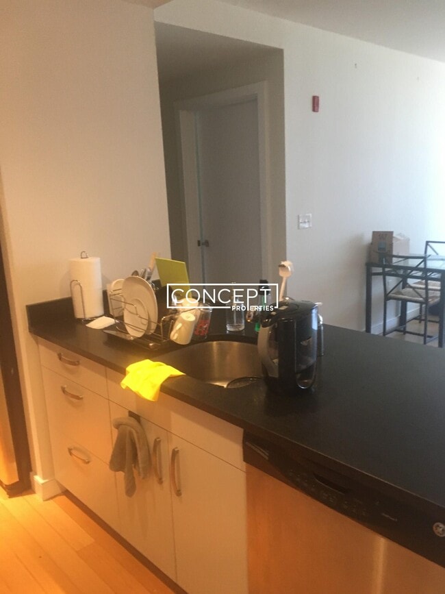 601 Albany St in Boston, MA - Building Photo - Building Photo