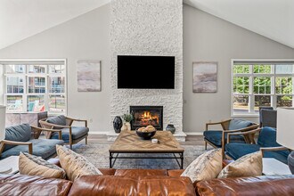 The Landmark at Hatchery Hill in Fitchburg, WI - Building Photo - Building Photo