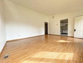 150 Meadows Cir in Crown Point, IN - Building Photo - Building Photo