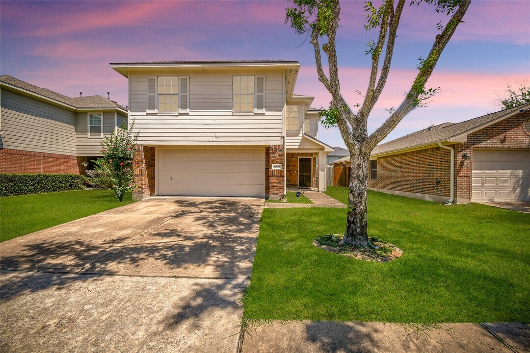 20506 Holly Barr Ln in Cypress, TX - Building Photo