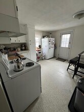 123 Hibbert St, Unit 4 in Arlington, MA - Foto de edificio - Building Photo