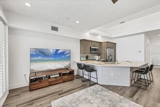 8234 Harborside Cir in Englewood, FL - Building Photo - Building Photo