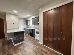 1603 Juniper Cir in Springdale, AR - Building Photo - Building Photo