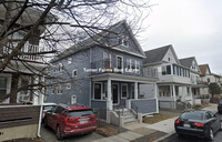 17 Berwick Rd, Unit 17 in Medford, MA - Foto de edificio - Building Photo