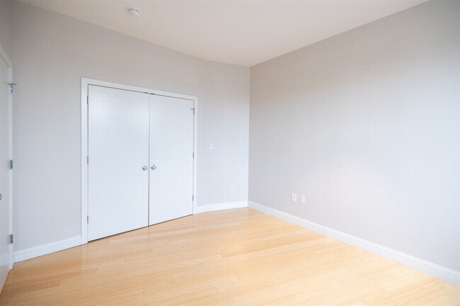 490 Harrison Ave in Boston, MA - Building Photo - Building Photo