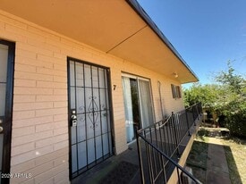 1955 E 8th St in Douglas, AZ - Building Photo