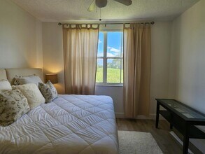 2060 Greenview Shores Blvd, Unit 305 in Wellington, FL - Building Photo - Building Photo