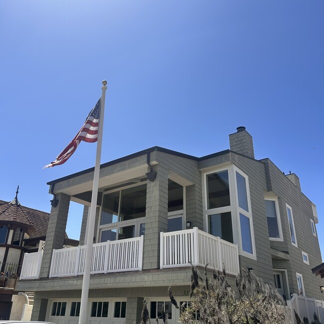 property at 3329 Harbor Blvd