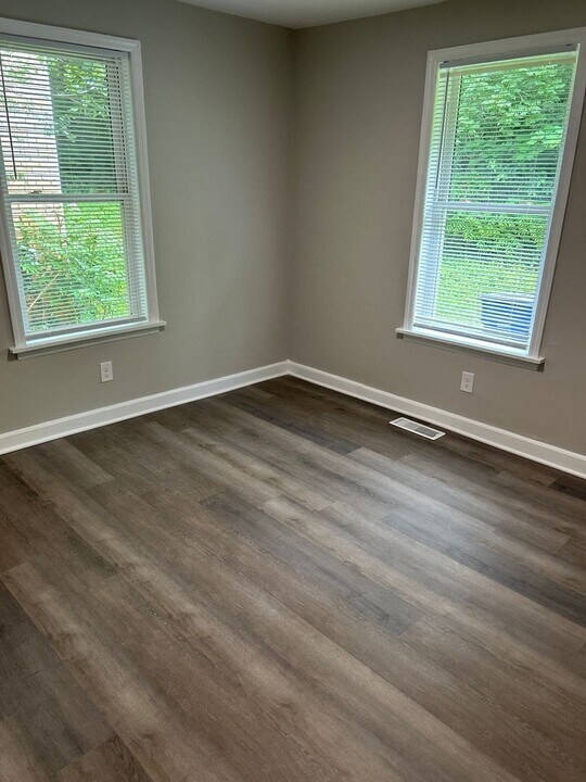 1655 Twenty-Second St in Winston-Salem, NC - Foto de edificio