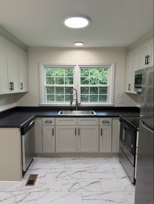 1611 Highland Ave in Dublin, GA - Building Photo - Building Photo