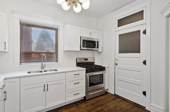 2207 W School St in Chicago, IL - Building Photo - Building Photo