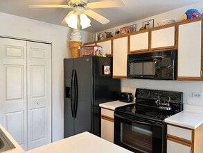 219 Brett Cir in Wauconda, IL - Foto de edificio - Building Photo