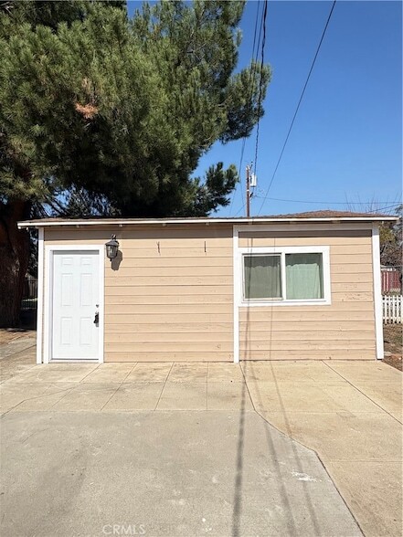 809 E Colton Ave, Unit AUCMGG in Redlands, CA - Building Photo