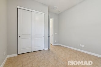 955 E Paseo Way in Phoenix, AZ - Foto de edificio - Building Photo