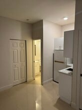 9033 NW 174th St in Hialeah, FL - Building Photo - Building Photo