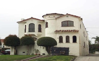 1343 S Burnside Ave in Los Angeles, CA - Building Photo