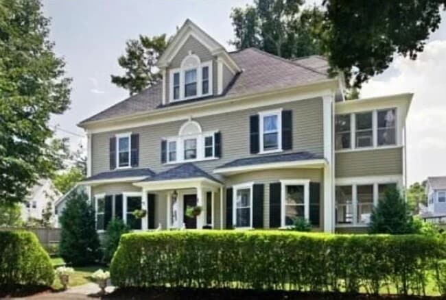 property at 17 Prairie Ave