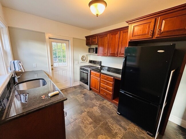 0 Grove St, Unit 11586095 in Glen Head, NY - Foto de edificio - Building Photo