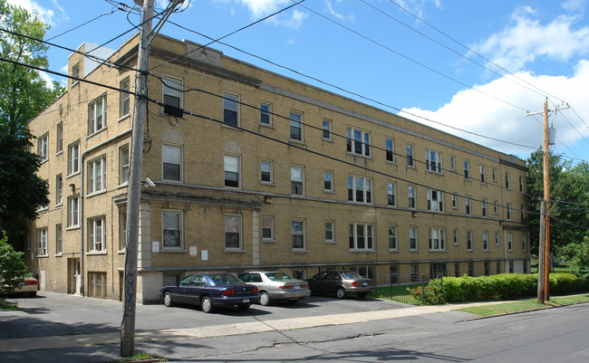 Summit Apartments in Syracuse, NY - Building Photo - Building Photo