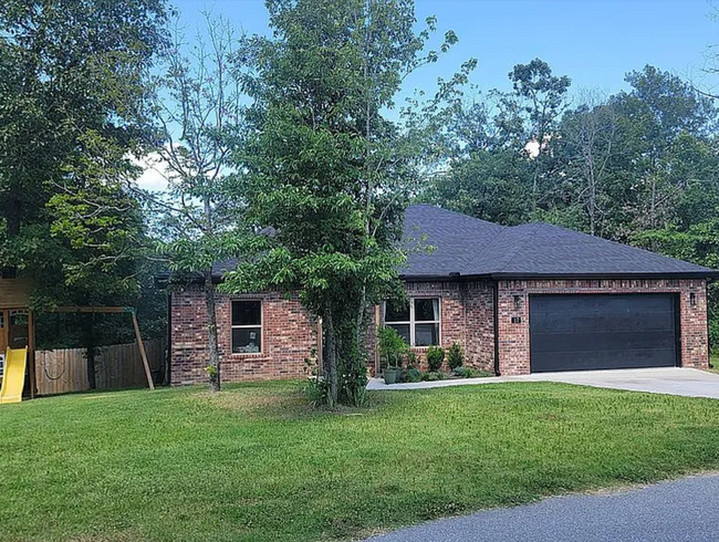 property at 17 Fountainhill Dr