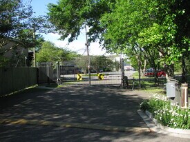 2800 July St, Unit 35 in Baton Rouge, LA - Building Photo