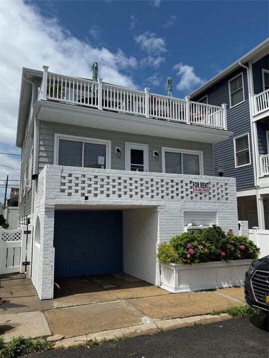 19 Minnesota Ave in Long Beach, NY - Building Photo