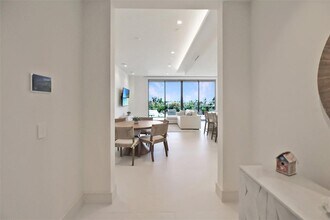 1591 Gulf of Mexico Dr in Longboat Key, FL - Building Photo - Building Photo