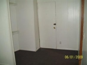 618 Dennis St in Adrian, MI - Foto de edificio - Building Photo
