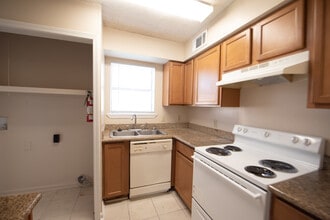 14355 S Harrells Ferry Rd, Unit 222 in Baton Rouge, LA - Building Photo - Building Photo