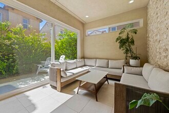 20847 Acorn Cir in Los Angeles, CA - Building Photo - Building Photo