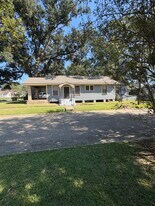 2504 Edgewood Dr in Baton Rouge, LA - Building Photo