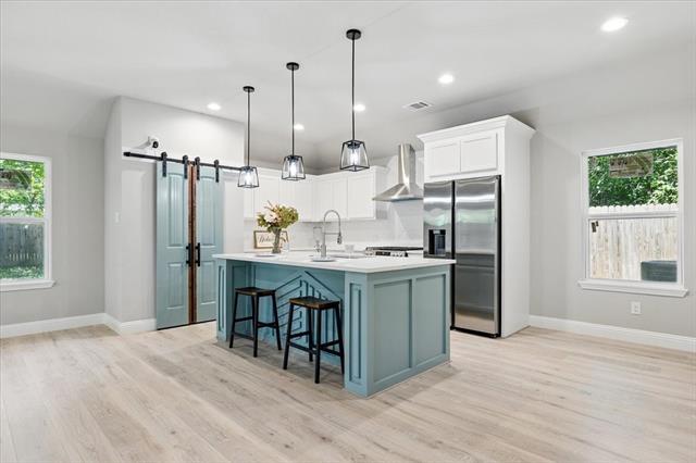 property at 2833 W Biddison St