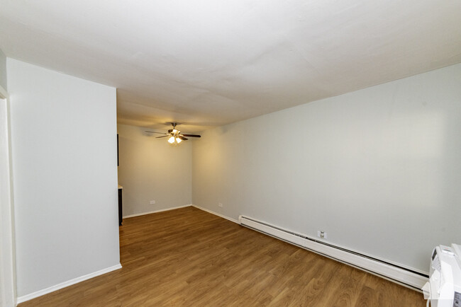 4612 N Beacon St, Unit 2G in Chicago, IL - Building Photo - Building Photo