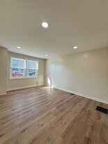 7521 Lange St in Baltimore, MD - Building Photo