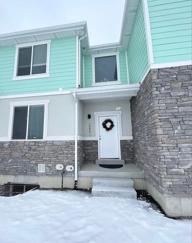 property at 1999 E Abbey Way