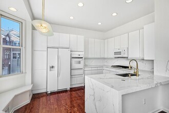 470 Buffalo Ct in West New York, NJ - Building Photo - Building Photo