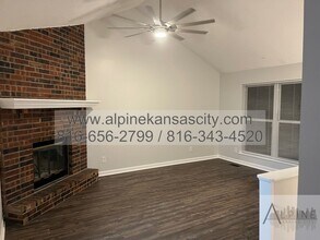 7508 NW 82nd St in Kansas City, MO - Building Photo - Building Photo