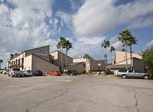Willow Ridge Apartments in Harlingen, TX - Building Photo - Building Photo