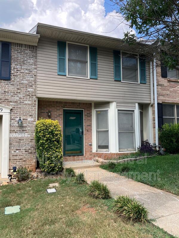 property at 4717 Cheshire Cir